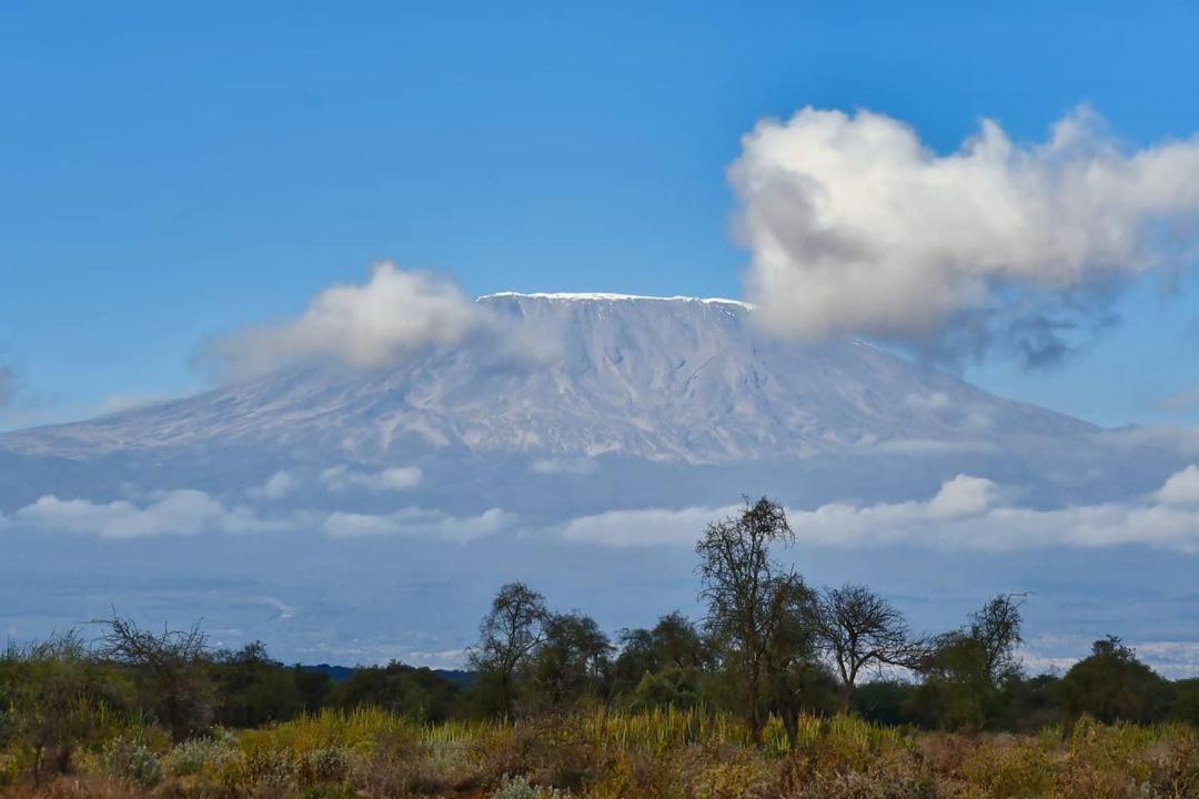 Amboseli Cultural Camping Exteriör bild